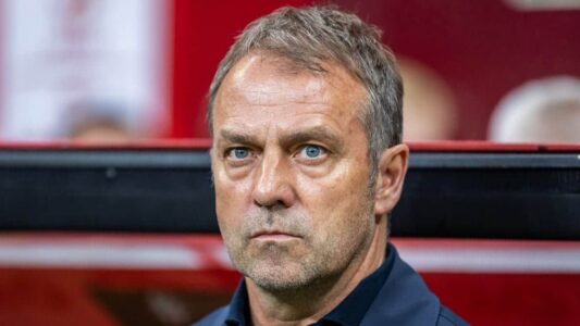 لاعبو أتلتيكو مدريد يحتفلون بهدف ضد برشلونة