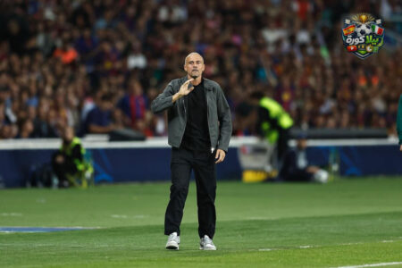 لاعبو باريس سان جيرمان وموناكو في الملعب قبل مباراة دوري أبطال أوروبا