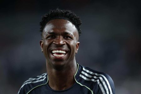 لاعبو ريال مدريد يحتفلون بهدف في دوري أبطال أوروبا