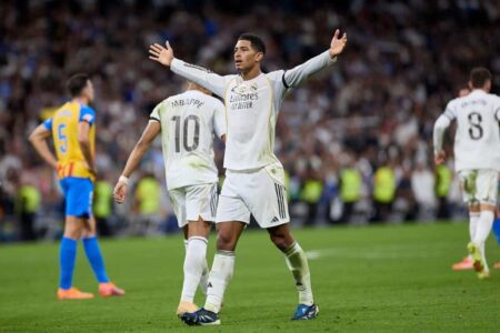 تشكيلة لاعبي فالنسيا وريال مدريد قبل مباراة الدوري الإسباني