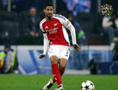 لاعبو أرسنال يحتفلون بهدف في دوري أبطال أوروبا