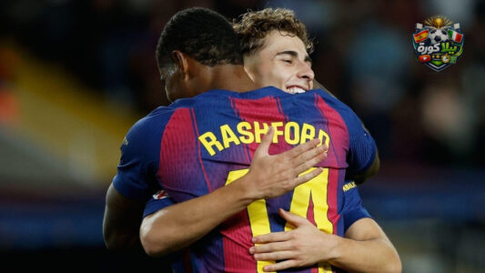 لاعبو أتلتيك بلباو وبرشلونة في الملعب قبل المباراة