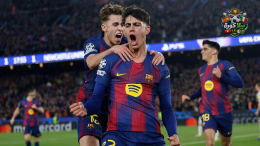 لاعبو برشلونة يحتفلون بتسجيل هدف ضد نيوكاسل