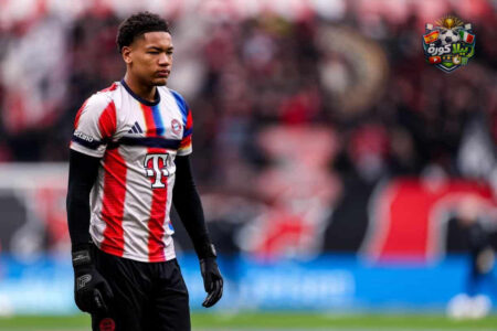 حارس مرمى بايرن ميونخ الشاب ليونارد بريسكوت يستعد للمشاركة في مباراة أتالانتا