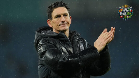 لاعبو برينتفورد ووولفرهامبتون في الملعب