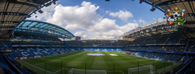 لاعبو تشيلسي وباريس سان جيرمان يتنافسون على الكرة في مباراة بدوري أبطال أوروبا