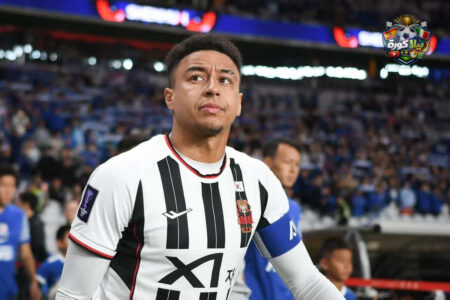 جيسي لينجارد يرتدي قميص كورينثيانز