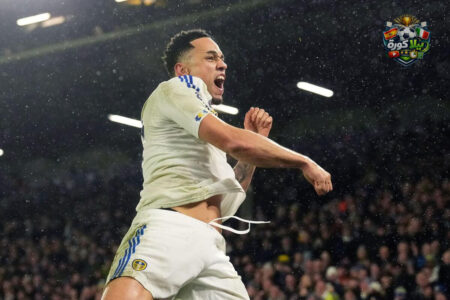 لاعبو ليدز يونايتد وبرينتفورد في الملعب