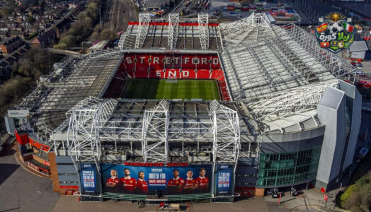 لاعبو مانشستر يونايتد وكريستال بالاس في الملعب