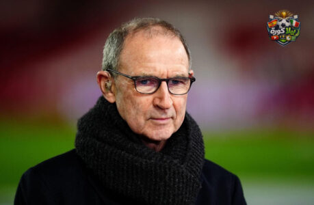 لاعبو رينجرز وسلتيك يتنافسون على الكرة في مباراة بالدوري الاسكتلندي