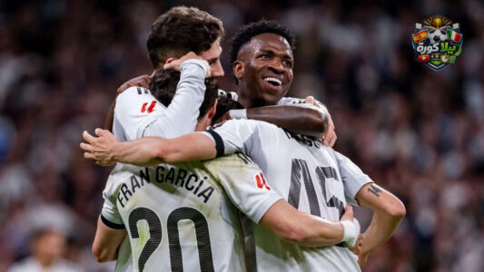 لاعبو ريال مدريد يحتفلون بهدف في مرمى إلتشي