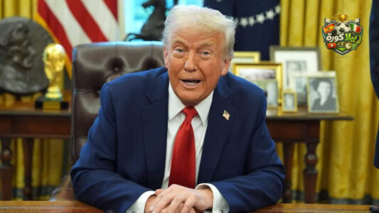 دونالد ترامب يصافح ليونيل ميسي خلال زيارة إنتر ميامي للبيت الأبيض