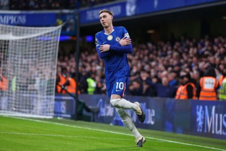 لاعب تشيلسي كول بالمر يحتفل بهدف