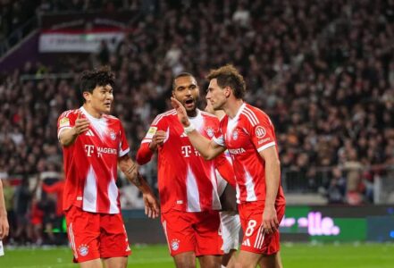 لاعبو باريس سان جيرمان وبايرن ميونخ في مواجهة بدوري أبطال أوروبا