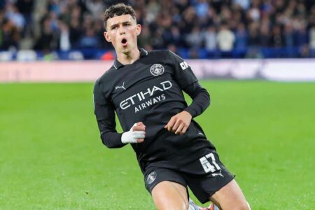 مدرب إنجلترا توخيل يتحدث إلى الصحفيين