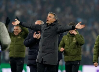 لاعبو باريس سان جيرمان يحتفلون بالوصول إلى نهائي دوري أبطال أوروبا