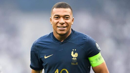 لاعبو منتخب فرنسا وساحل العاج في مباراة ودية استعدادًا لكأس العالم 2026