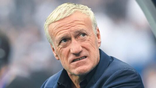 لاعبو منتخب فرنسا يحتفلون بتسجيل هدف خلال مباراة ودية استعدادًا لكأس العالم